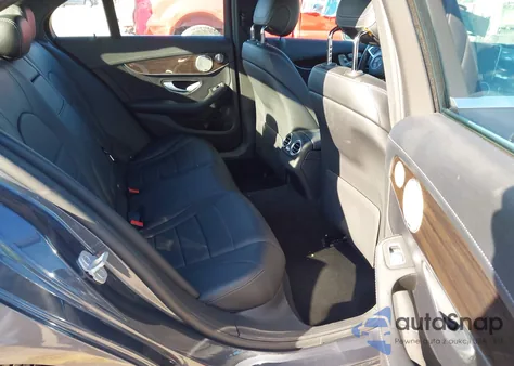 2015 Mercedes-Benz C 300 Sport из США, поврежденный, VIN 55SWF4JB2FU055610